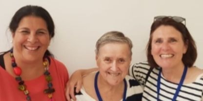 De izquierda a derecha profesora Ana María Celis presidenta del Consejo Nacional de Prevención Chile Colette Stevenson religiosa y miembro de esa misma Comisión Teresa Devlin directora nacional de la Comisión d